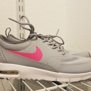 Nike Thea. Size 5Y.